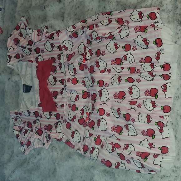 Hello Kitty 2 piece outfit, skirt and top - Picture 1 of 8
